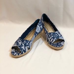 Ellen Tracy “Kandi” Denim Sandal